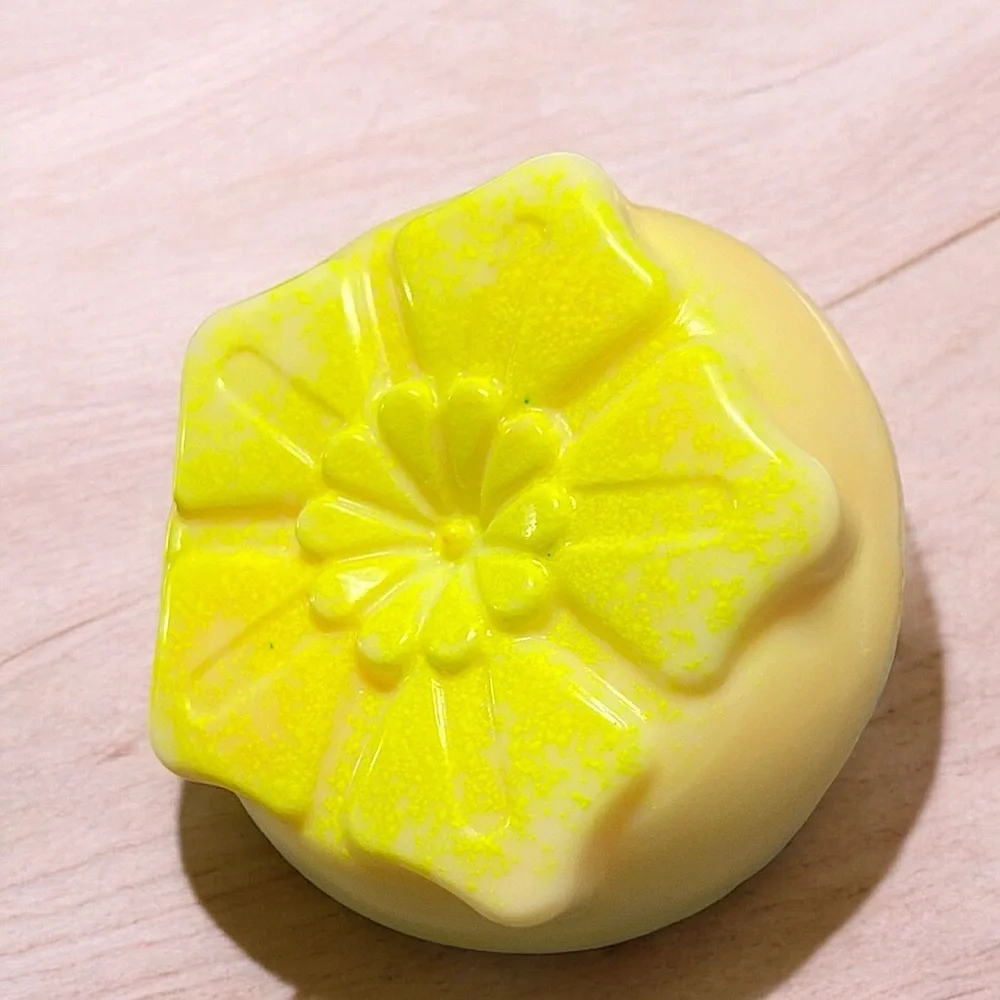 Citrus 🍊 handmade soap 3x3 inches 3.5oz made with goat milk & coconut oil
